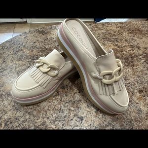 Brand NEW Coconuts by Matisse slide-ons.